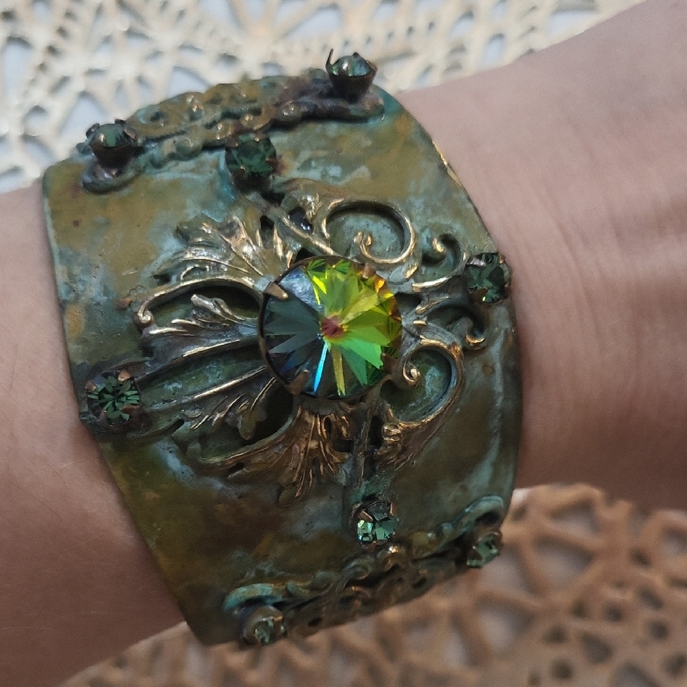 Elaine Coyne Signed Wide Brass Cuff Bracelet Aurora Borealis
